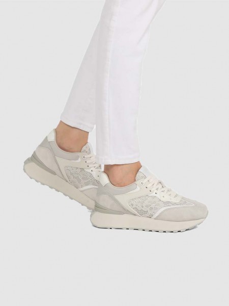 Sneakers Woman Guess