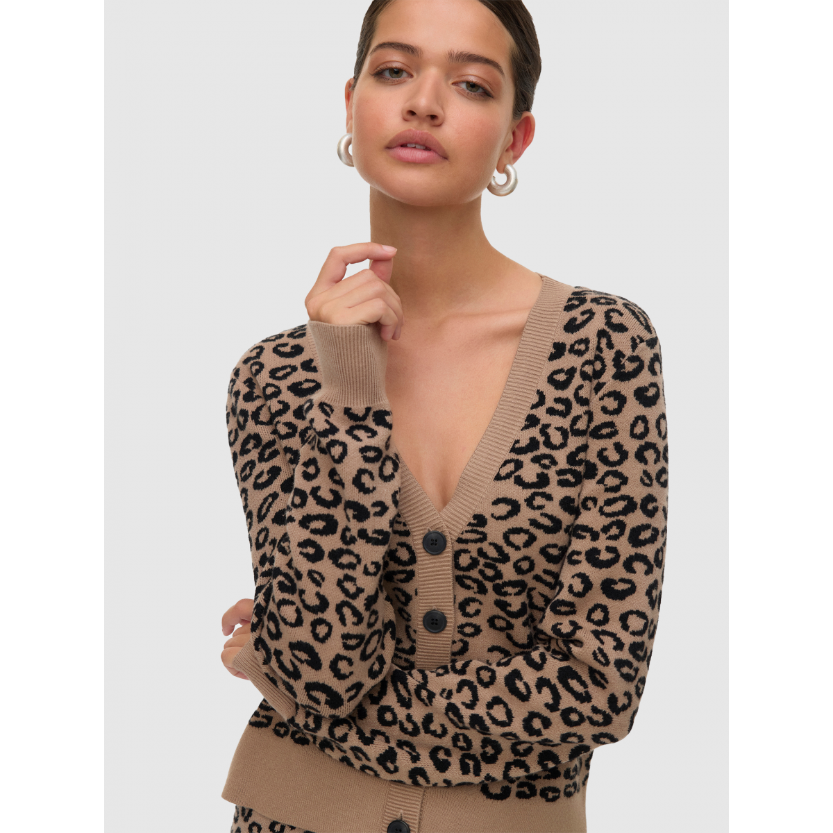 Casaco Mulher Vmnancy Ls V Neck Cardigan Boo Vero Moda Animal Print casaco-mulher-vmnancy-ls-v-neck-cardigan-boo-vero-moda-animal-print